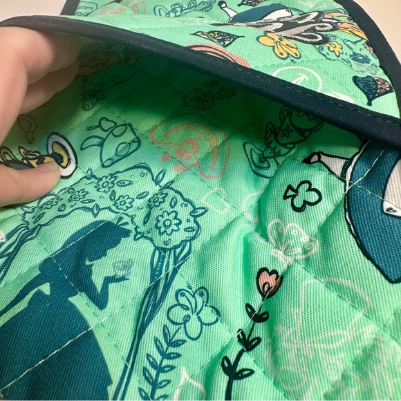 NWT Disney Parks Alice in Wonderland Double Potholder Pot Holder Oven Glove Mitt - Picture 5 of 12